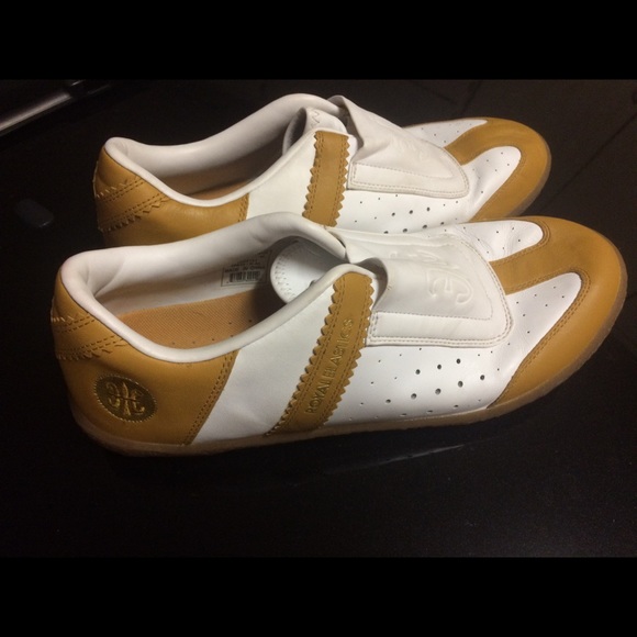 Royal slip ons - Picture 1 of 2